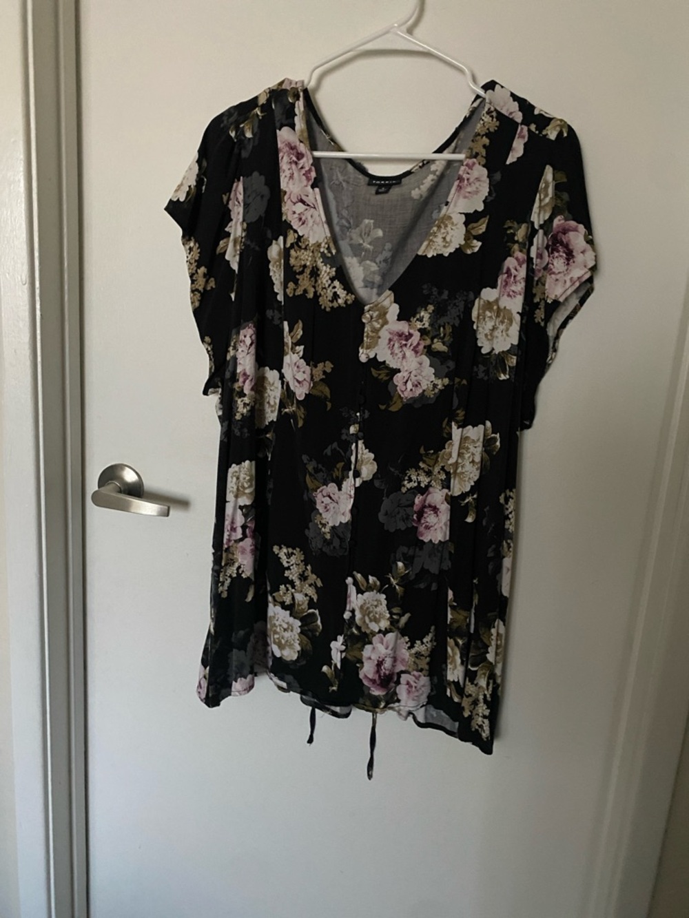 torrid Black Floral V-Neck Short Sleeve Tunic